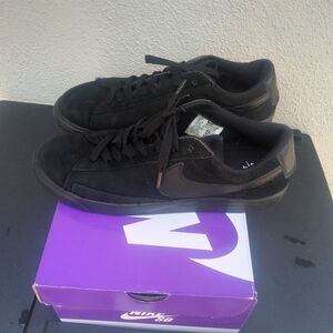 Nike Men's Black Sneakers